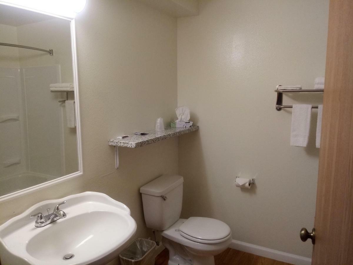 Motel Super 8 By Wyndham Lynnwood Zewnętrze zdjęcie